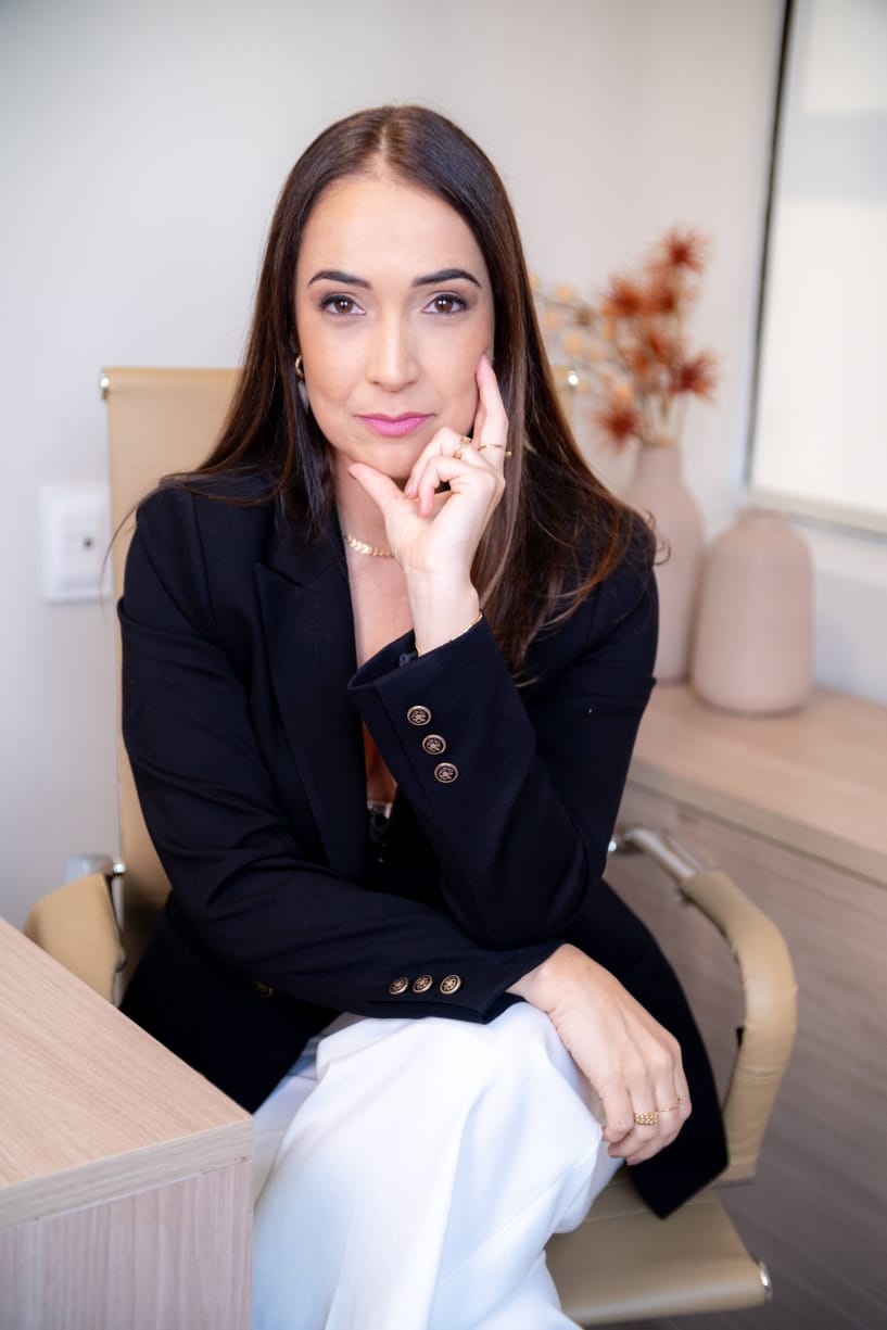 Dra. Cláudia Soares